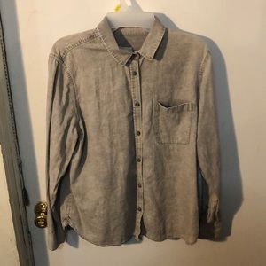 American eagle button down size L